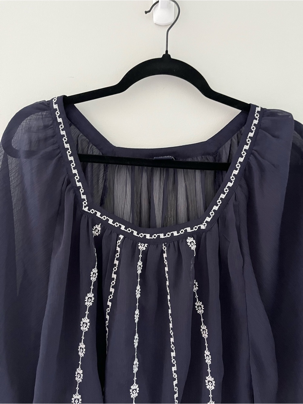 Lucky Brand Navy Sheer Boho Embroidered Top Lightweight and Flowy XS/S - Picture 3 of 10